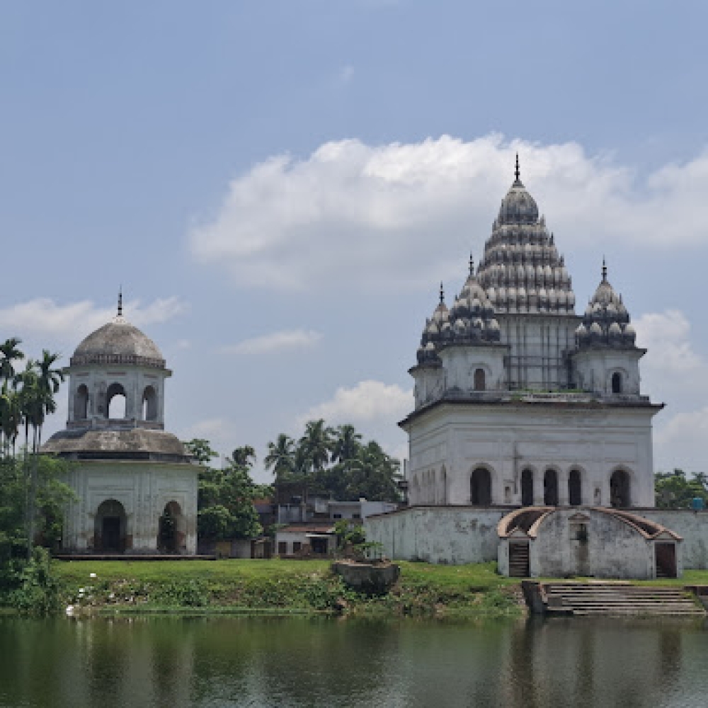 ভুবনেশ্বর শিব মন্দির, পু‌ঠিয়া